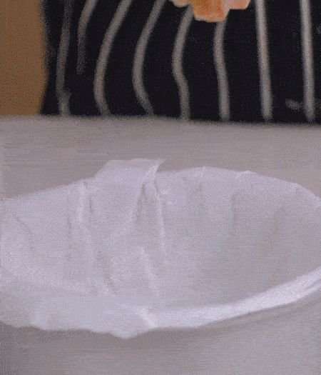 放到容器中，30-36攝氏度的地方發(fā)酵2次。