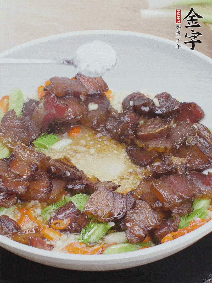 下醬油肉，一點(diǎn)生抽、白糖調(diào)味。