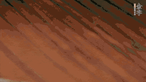 待水沸騰，煮到湯圓浮起，碗中加點豬油、生抽、蔥花就可以了。